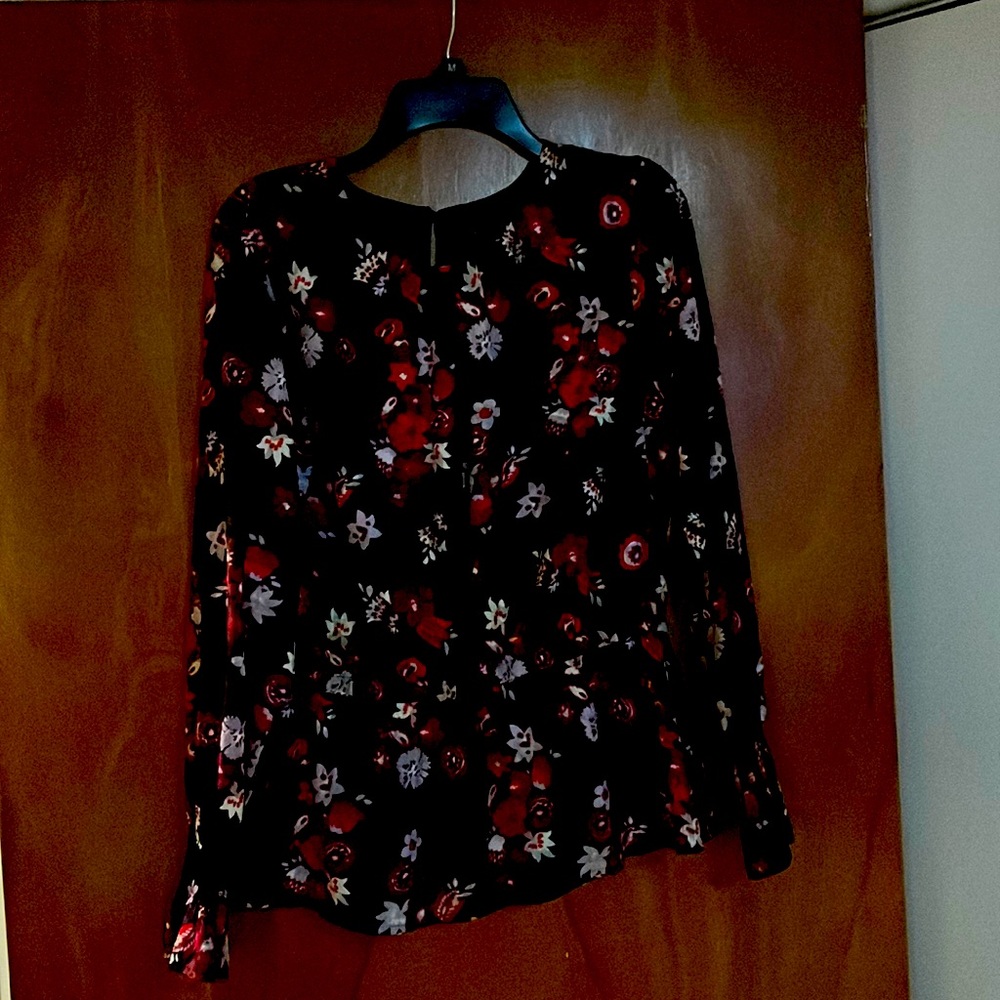Anne Taylor top size medium worn once